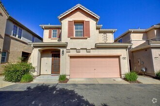 Building Photo - 905 Equinox Loop