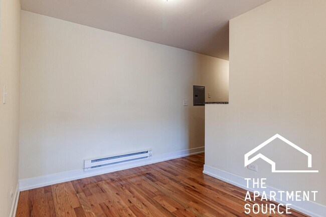 Foto del edificio - 555 W Arlington Pl