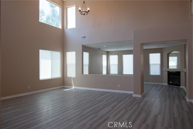 Foto del edificio - 4392 Torrey Pines Dr