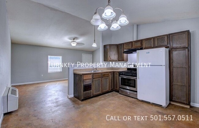 Building Photo - 1426 Stanley St