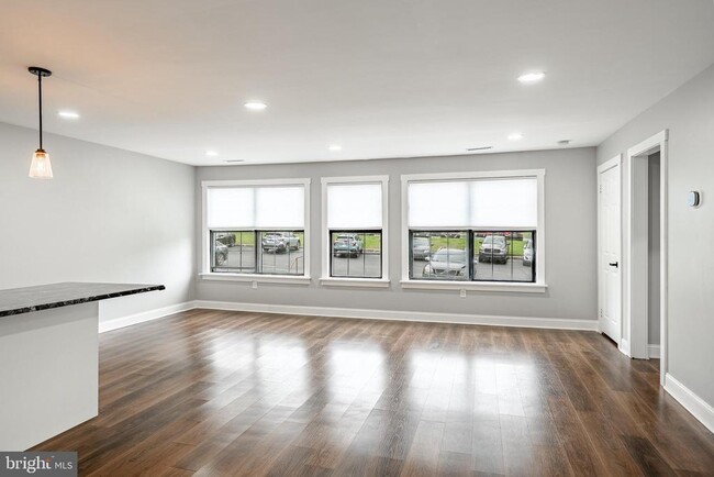 Building Photo - 239 Smallwood Ct