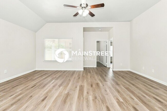 Foto del edificio - 4 Bedroom Pet-Friendly Home in Conroe, TX with Main Street Renewal