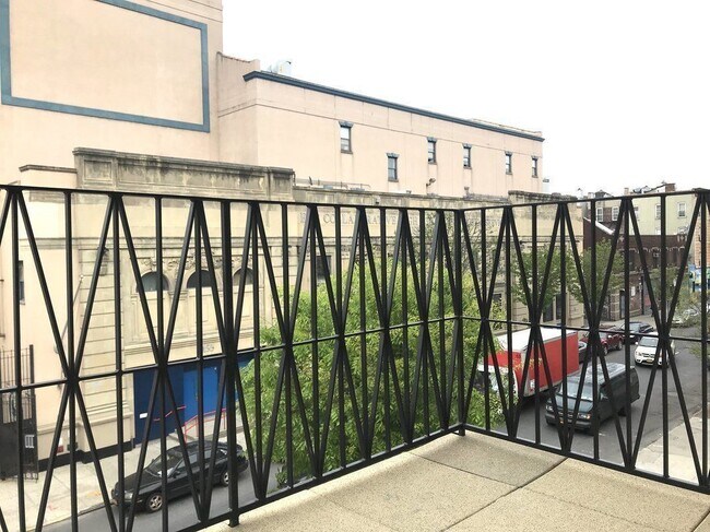 Foto del edificio - 1140 DeKalb Ave