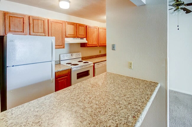 Building Photo - West Wind Apartments
