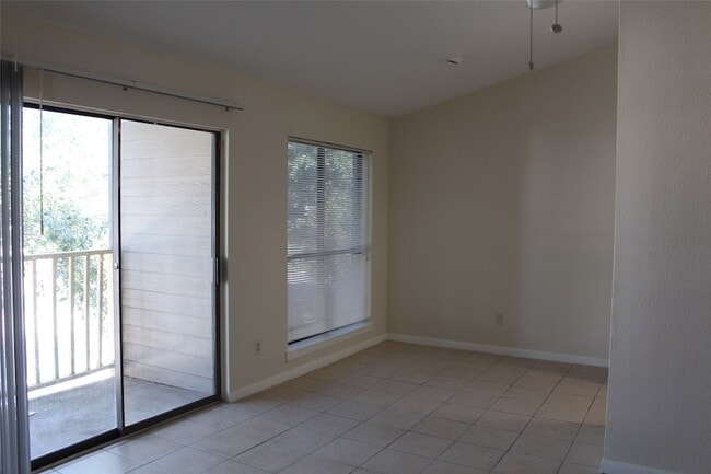 Building Photo - 16111 Aspenglen Dr