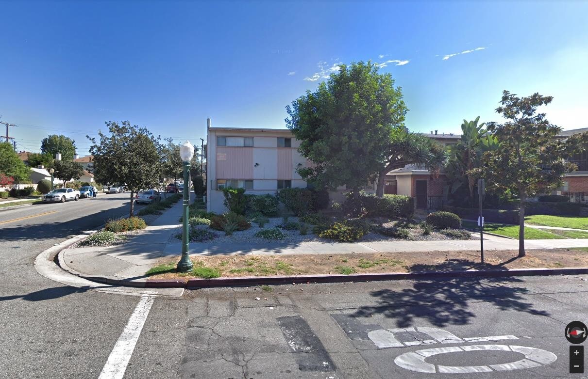 Primary Photo - 346 N Howard St