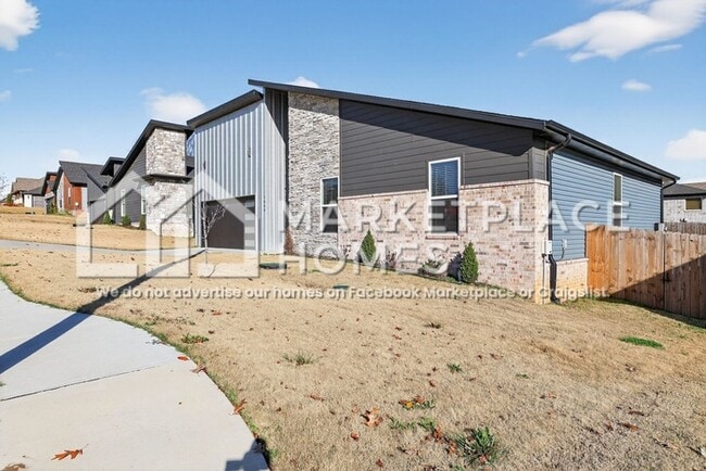 Photo - 1000 Clayton Rd House