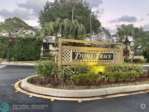 Building Photo - 522 Trace Cir