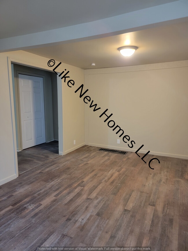 Building Photo - 5448 Silverton Dr