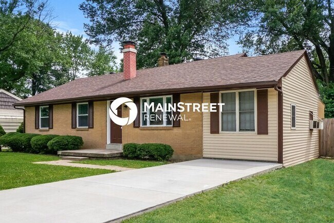 Building Photo - 3 Bedroom Pet-Friendly Home in Jeffersonville, IN with Main Street Renewal