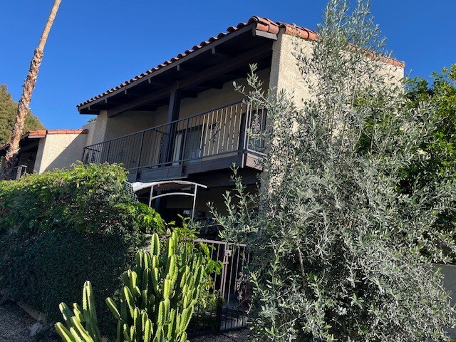 Foto del edificio - 451 E Via Carisma