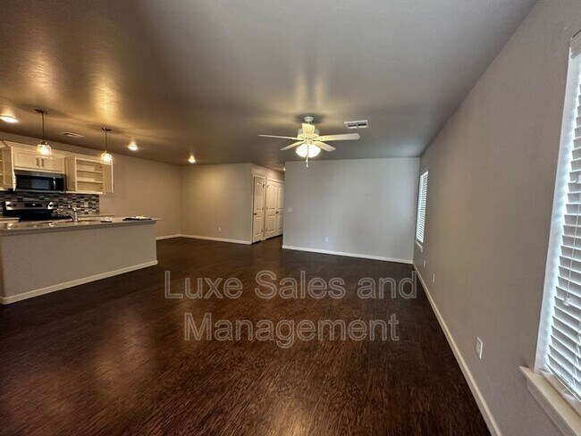 Foto del edificio - 11416 N Lincoln Blvd