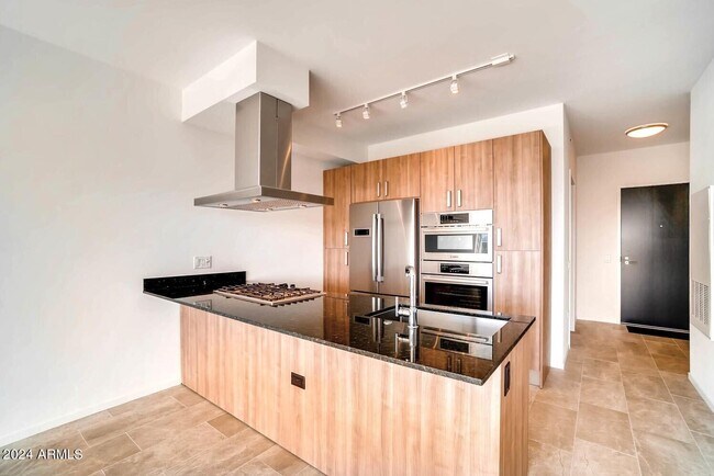 Foto del edificio - 7120 E Kierland Blvd