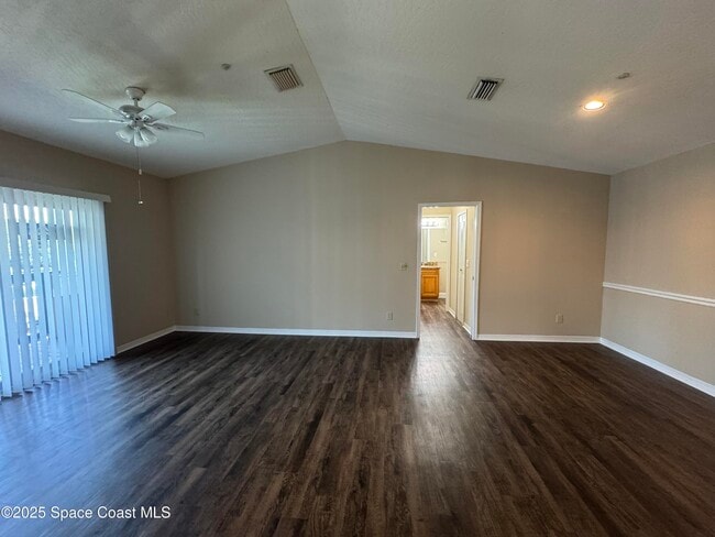 Building Photo - 7667 N Wickham Rd