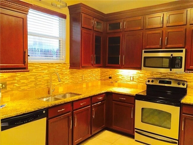 Building Photo - 1049 Priory Cir