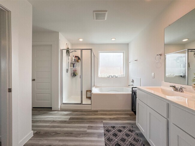 Foto del edificio - 8706 Marlow Dr