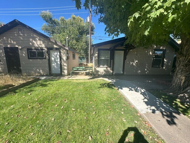Foto del edificio - 2 BD, 1 BA cottage