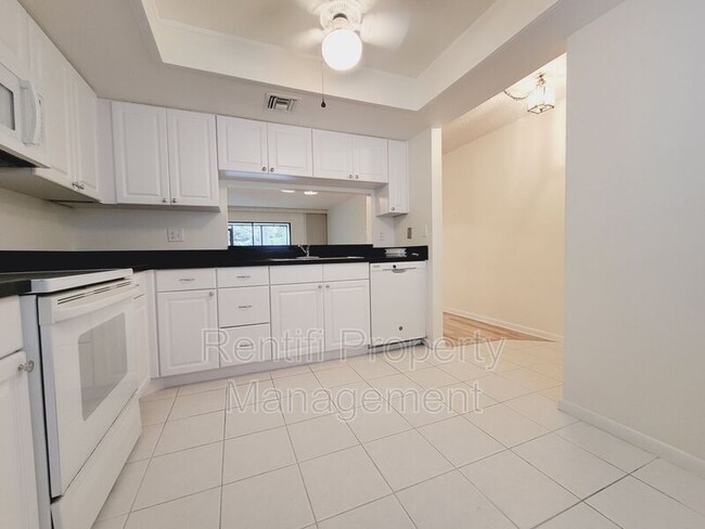 Building Photo - 6120 Whiskey Creek Dr