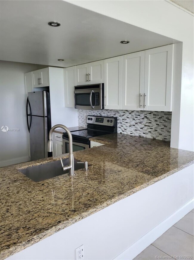 Foto del edificio - 7500 NW 1st Ct