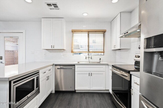 Foto del edificio - 6063 N Granite Reef Rd