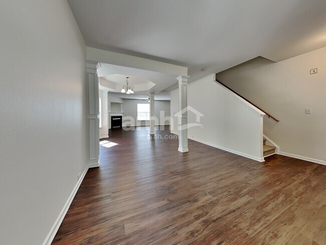 Building Photo - 2526 Ingleside Drive