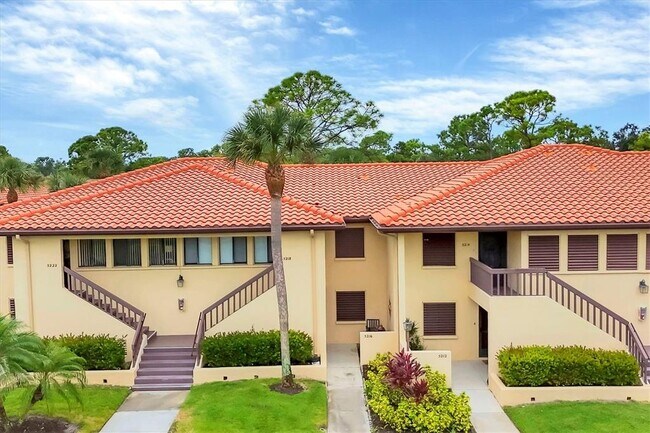 Foto del edificio - 5216 Lake Village Dr