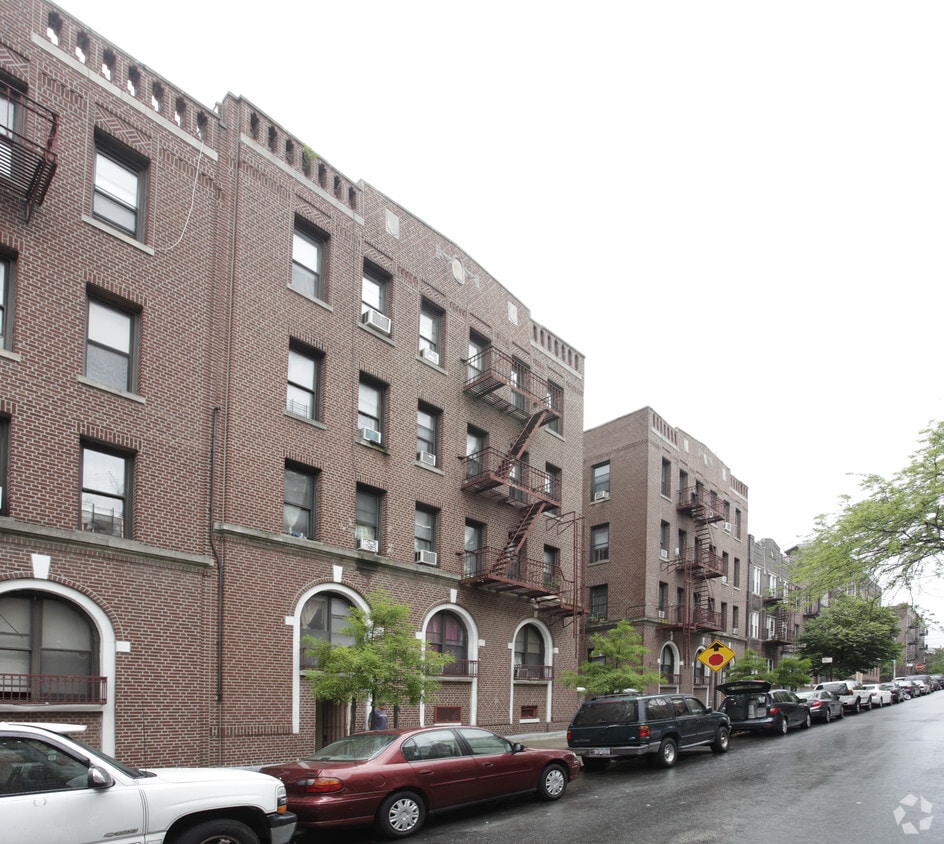Primary Photo - 1020 45th St