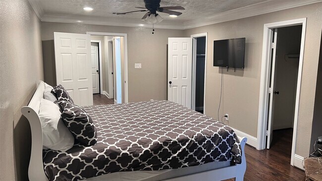 Foto del edificio - 6335 Tall Willow Dr