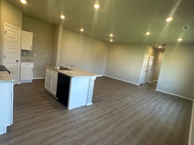 Foto del edificio - 3411 Adoration St