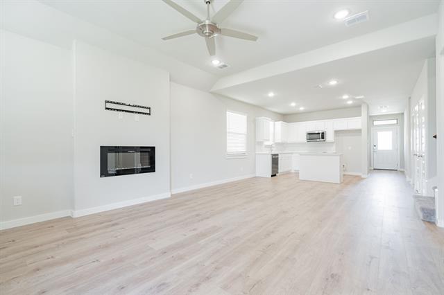 Building Photo - 3221 Baehr Dr