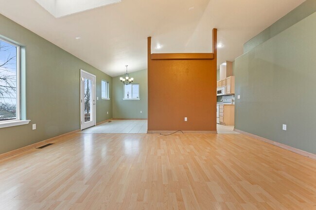 Building Photo - 3 Bed, 2 bath Home for Rent!