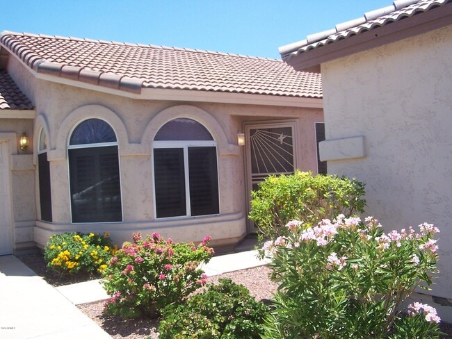 Foto del edificio - 16645 N 19th St