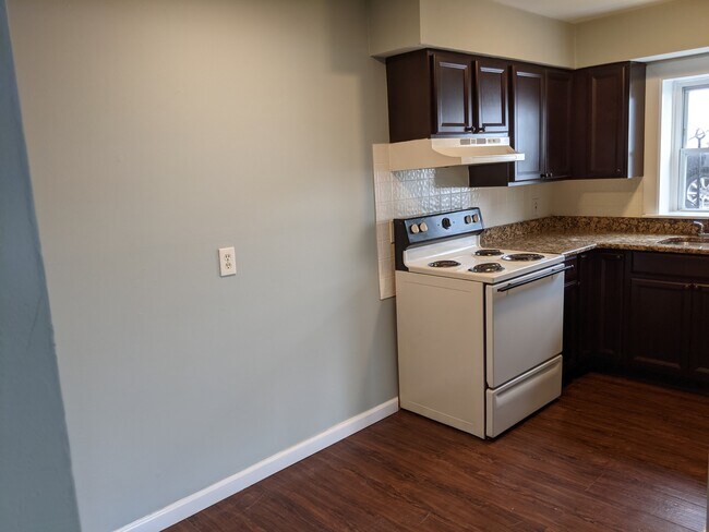 Kitchen - 203 2nd Ave