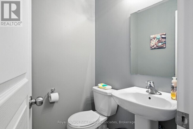 Building Photo - 403 Westwood Dr