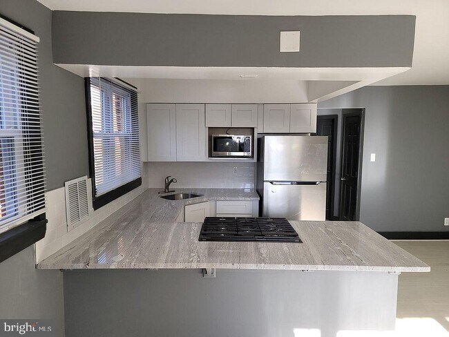 Foto del edificio - 8305 Michener Ave