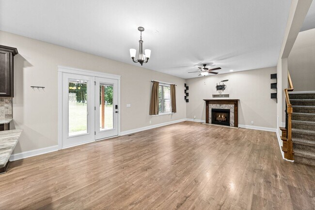 Foto del edificio - Pet Friendly Four Bedroom!