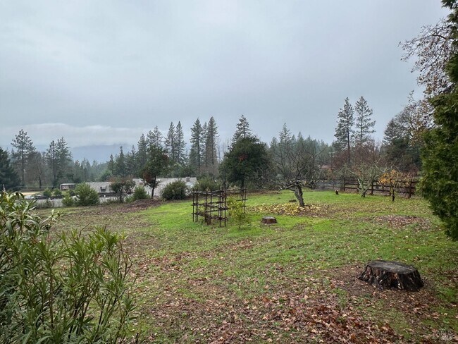 Building Photo - 315 Pine Breeze Dr