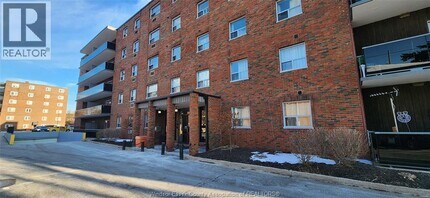 Building Photo - 3900 Wyandotte St E