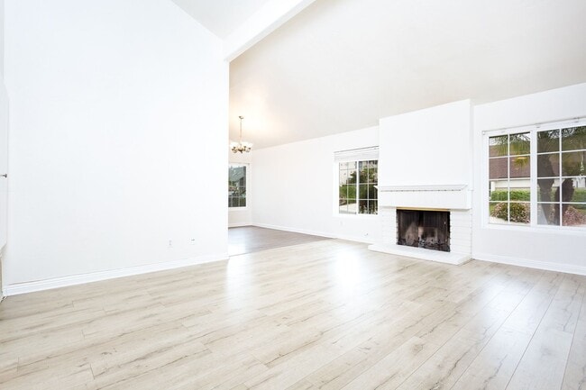 Building Photo - Traditional 1 Story Tierrasanta Home