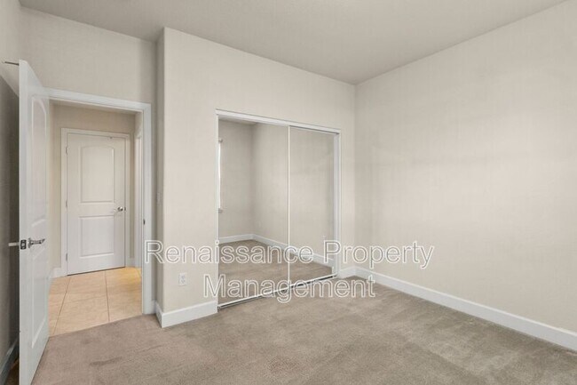 Foto del edificio - 638 W Gravino Dr