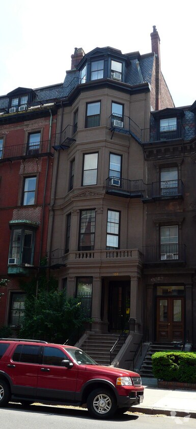 Building Photo - 185 Beacon St