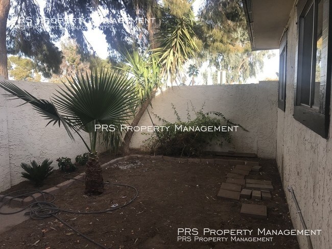 Building Photo - ***2 Bedroom, 1 Bathroom Townhouse In Mesa***