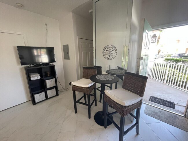 Building Photo - 10057 Perfect Dr