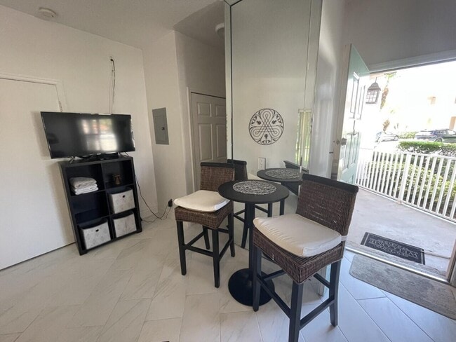 Building Photo - 10057 Perfect Dr