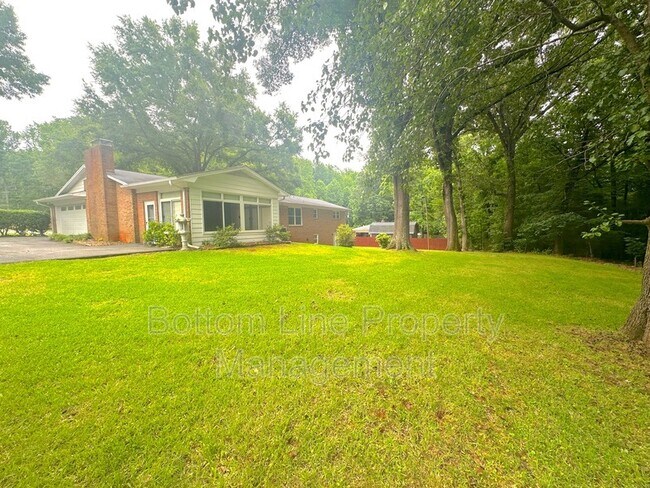 Foto del edificio - 9419 Brenda Ann Rd