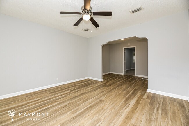 Foto del edificio - 4740 Cardinal Blvd