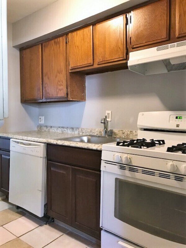Building Photo - 3938 Stone Gate Dr