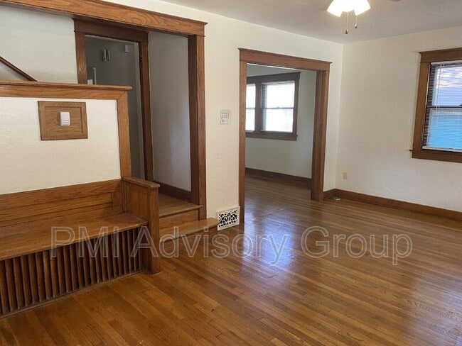 Building Photo - 908 SW 12th St