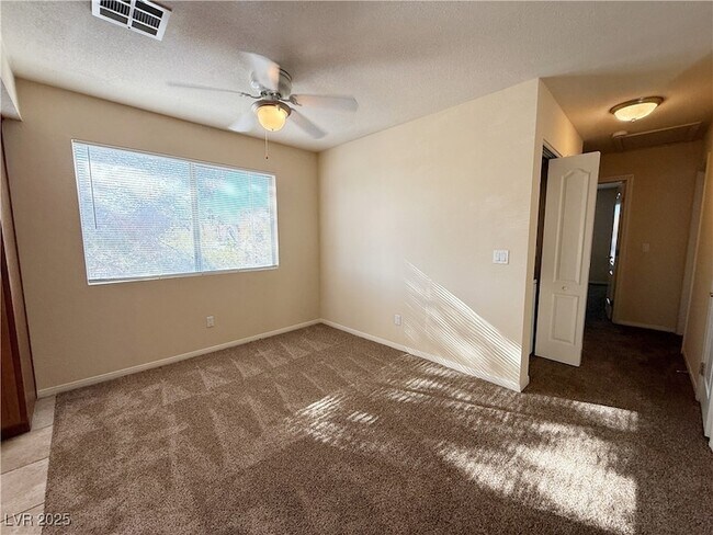 Building Photo - 7200 W Pirates Cove Rd