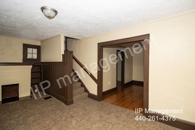 Foto del edificio - Beautiful 4-Bedroom Home in Akron is now F...